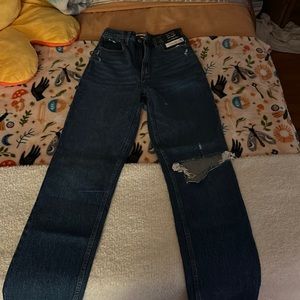 Abercrombie 90s straight leg curvy love never worn just bought the wrong size.